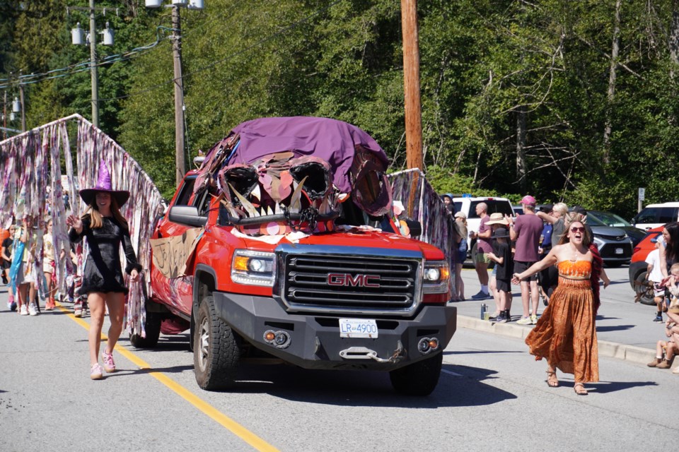 Bowen Recreation channeled their inner Tolkien with their One Float To Rule Them All.  
