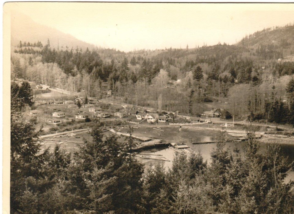 What are Bowen Island’s heritage sites?