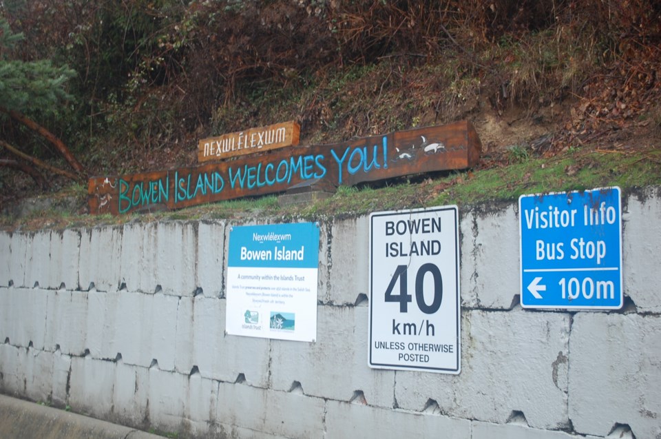 bowen-island-welcome-sign