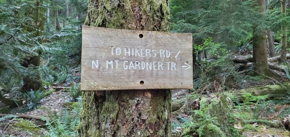 gardner-trail-sign