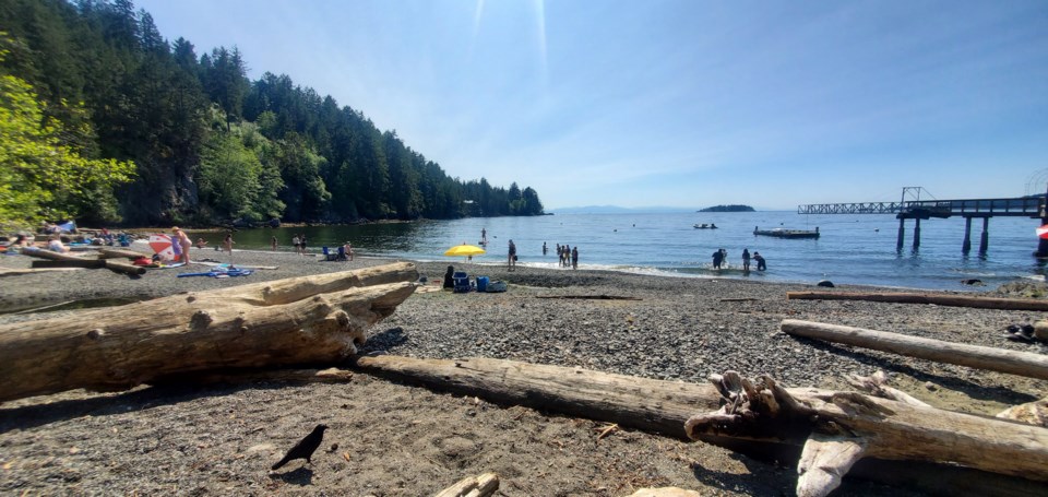 tunstall-bay-beach