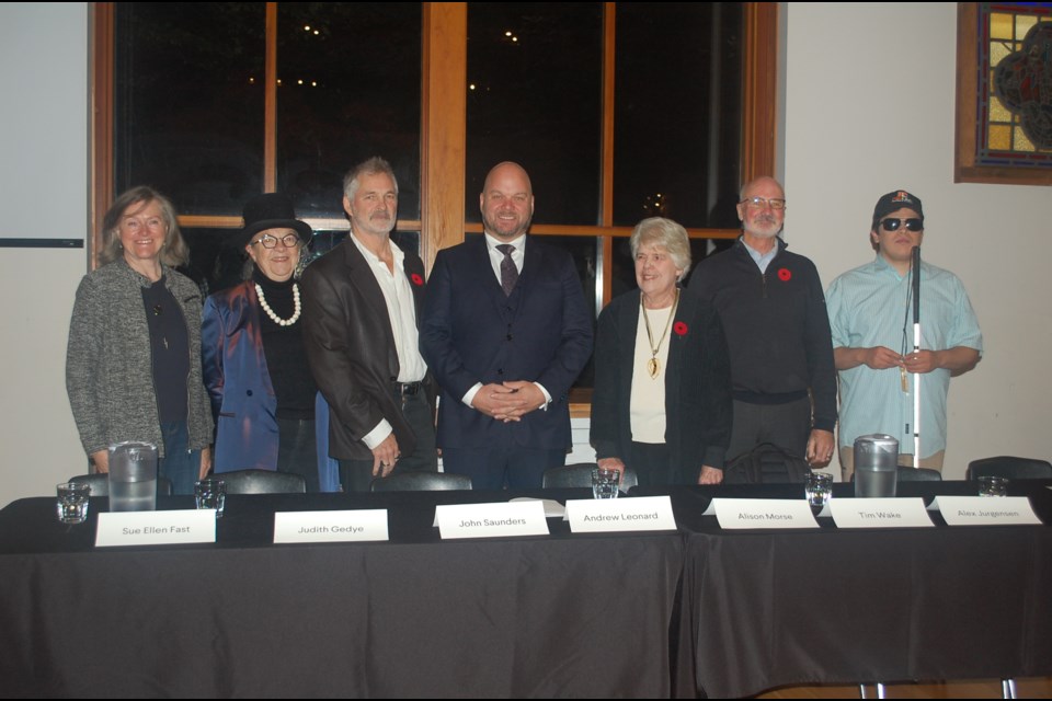 Bowen's council for 2022-26: Coun. Sue Ellen Fast, Judith Gedye, John Saunders, Mayor Andrew Leonard, Coun. Alison Morse, Tim Wake, and Alex Jurgensen. 