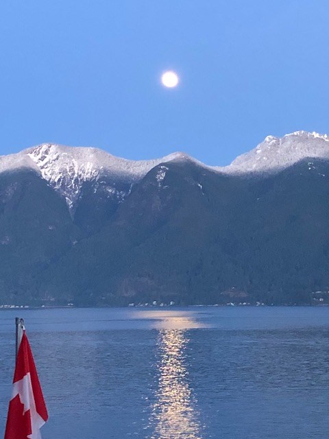 Moonrise over the north shore mountains