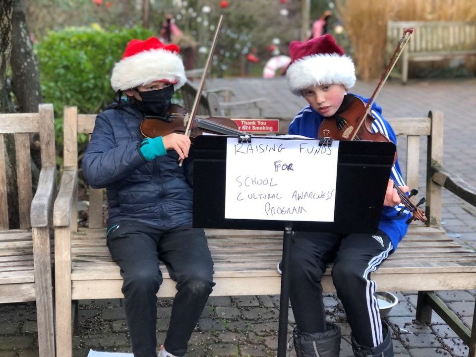 Sam and Ethan playing violin.jpg 