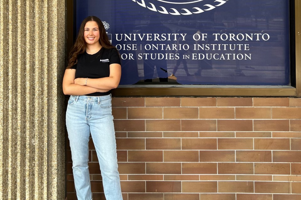 The Municipal Retirees Organization Ontario recently awarded Bradford’s Elizabeth Simpson Hillis a scholarship worth $3,000 to help her study social science at the University of Toronto.