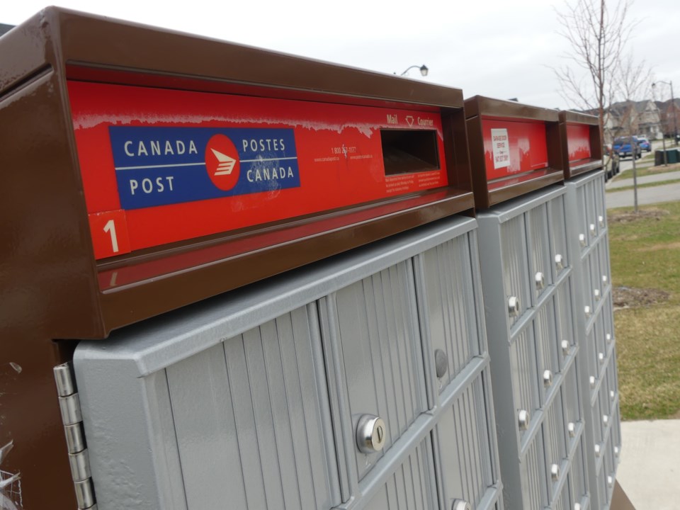 2019-04-25-canada post boxes1