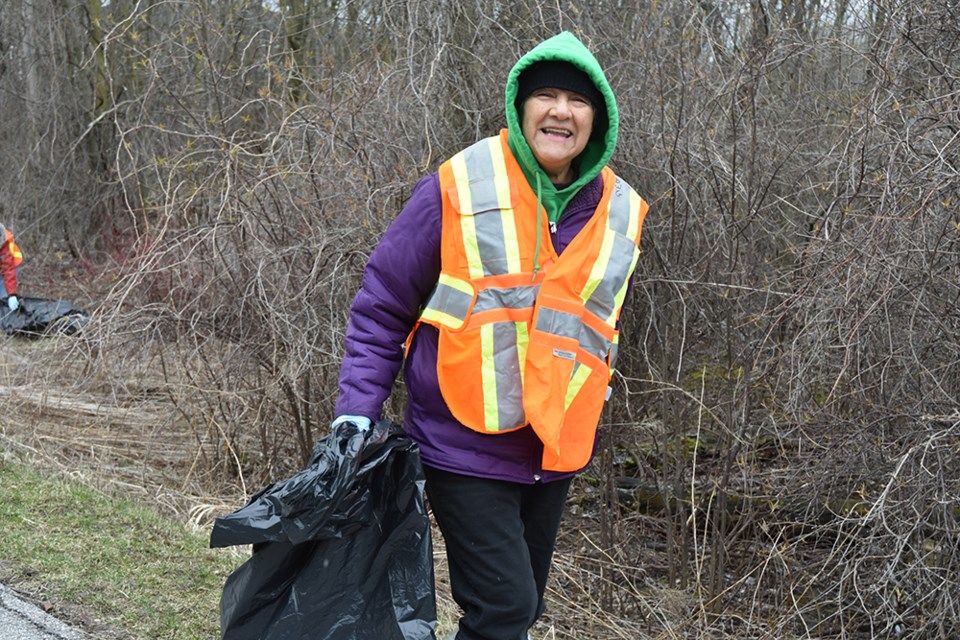 2019-04-27CommunityCleanUpMK-11