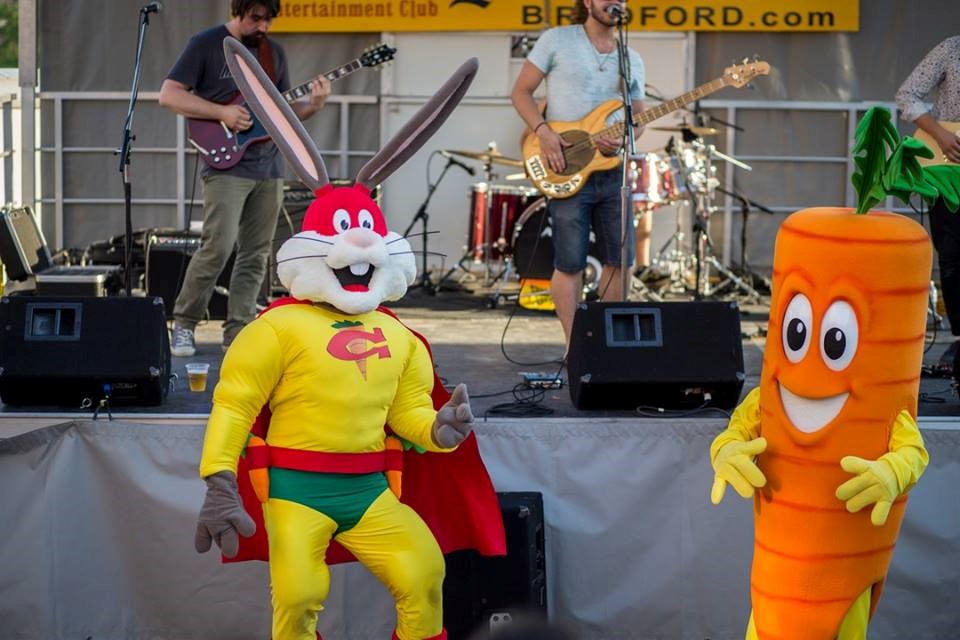 2018-08-13-Captain Carrot and Gwilly