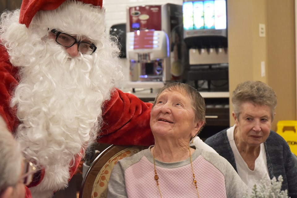 Santa visited the residents of Holland Gardens Retirement residence in Bradford. Miriam King/Bradford Today