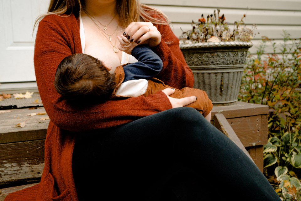 2022-12-23-breastfeeding-pexels-wendy-wei
