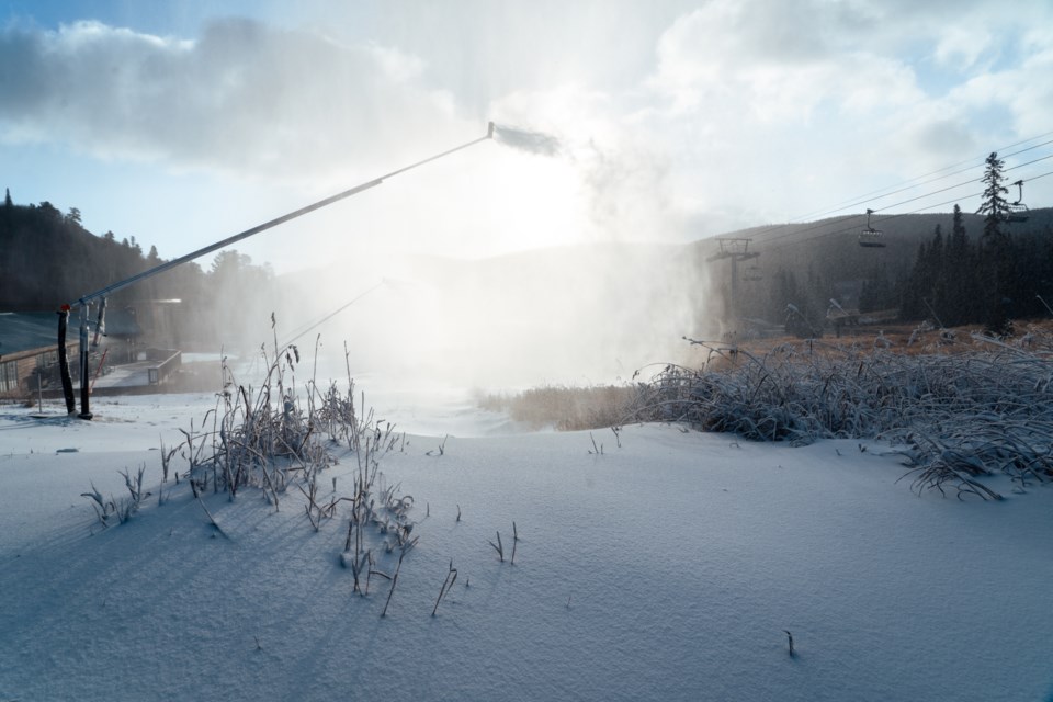 eldora_firstsnowmaking_102422-cullenmchale-1