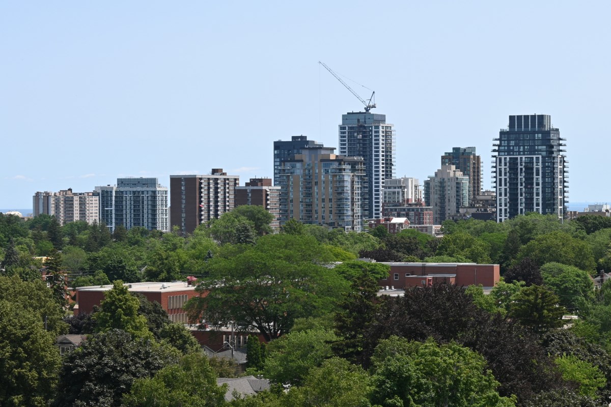 Community meeting shceduled for 22-storey tower at 2076 Old Lakeshore Rd.