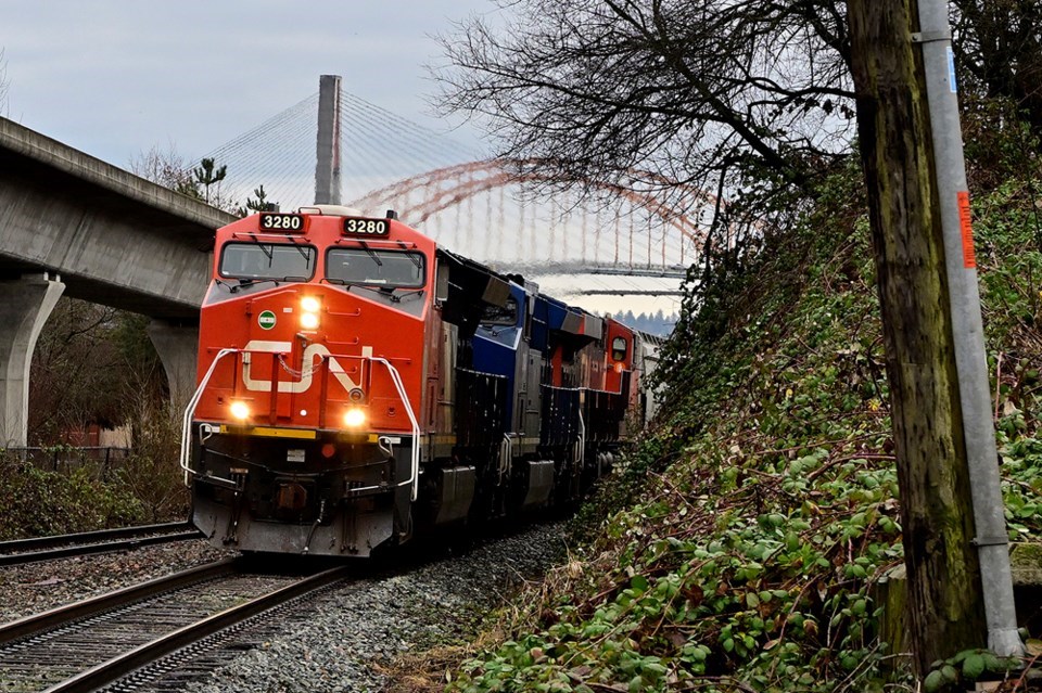 train-at-cumberland-crossing