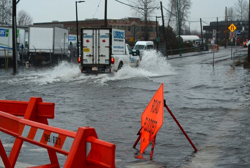 road flooding 08WEB