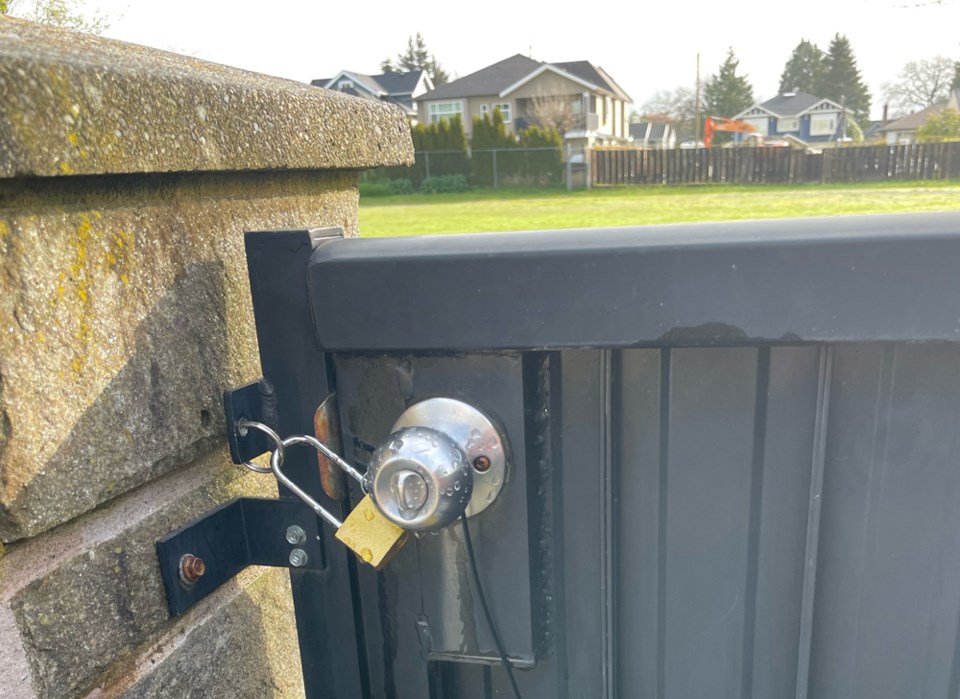 00 lock gate burnaby