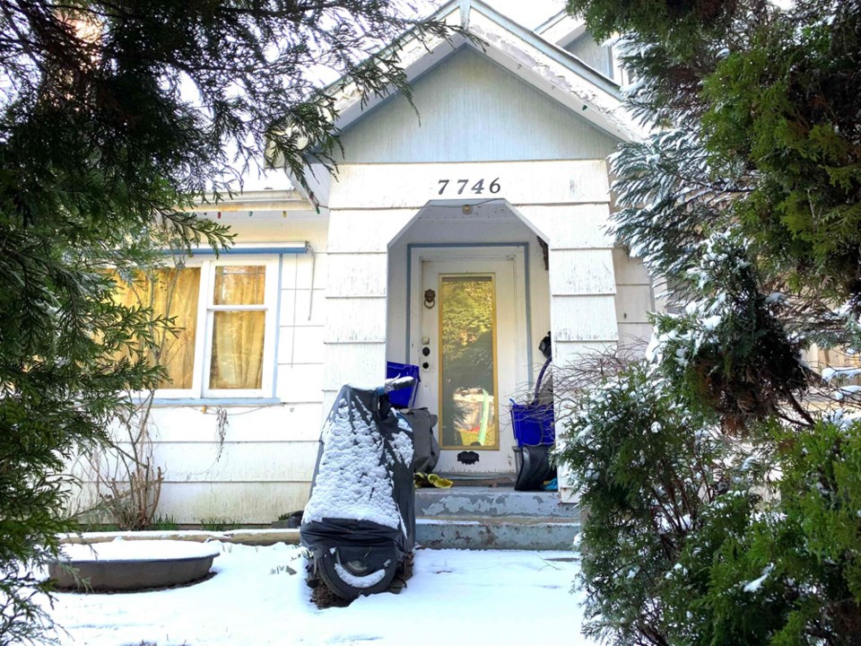 00 old house