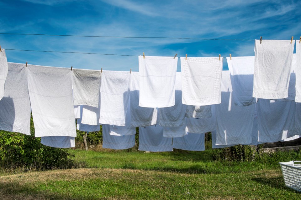 clothes clothesline