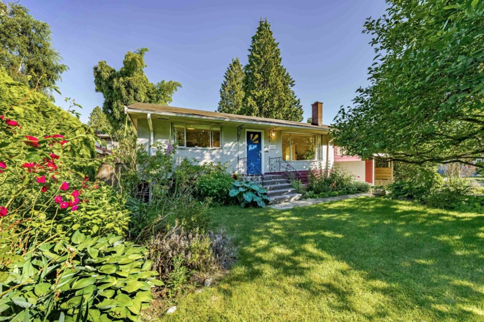 least-expensive-burnaby-detached-17thave