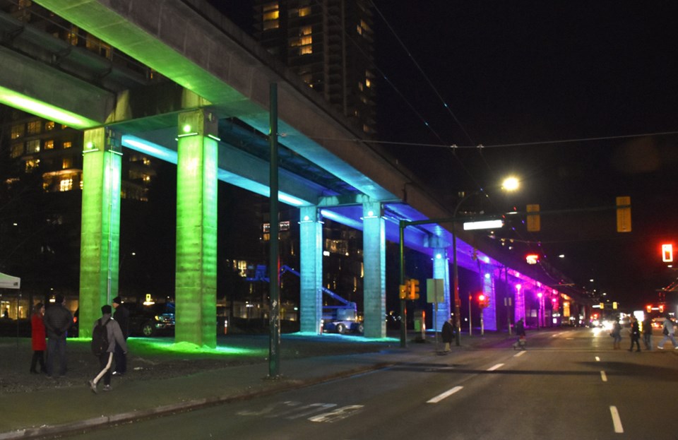 skytrain pillars lights lighting