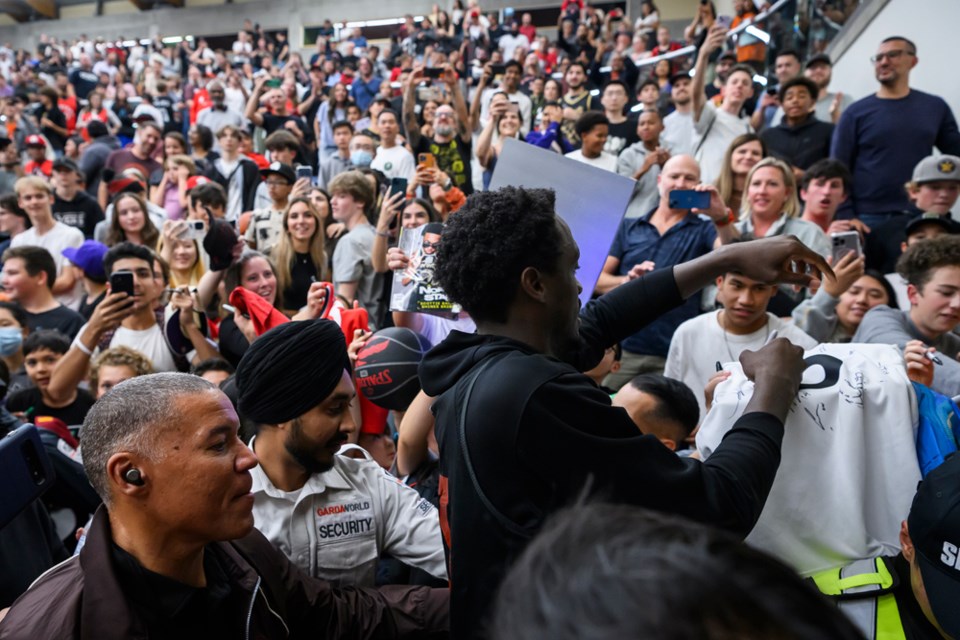 Burnaby basketball fans pack SFU gym for Raptors public practice
