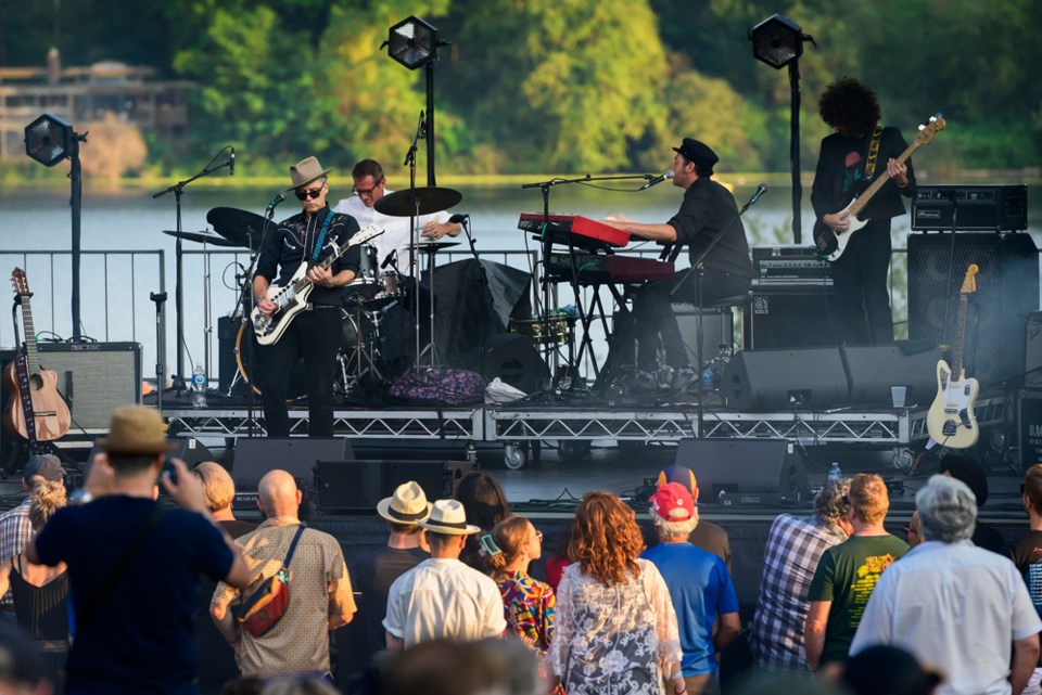 bluesroots09