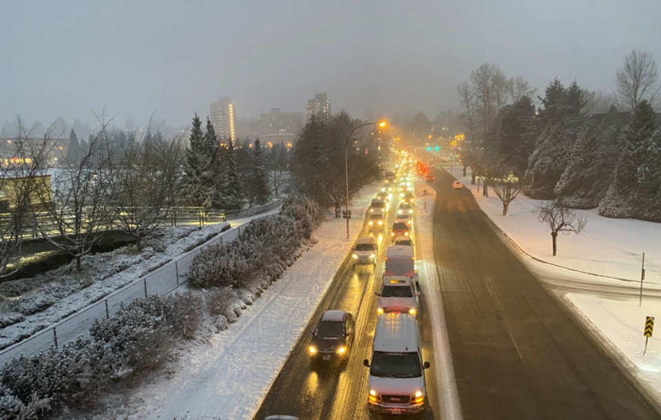 snowonmcbridefrompedestrianoverpass