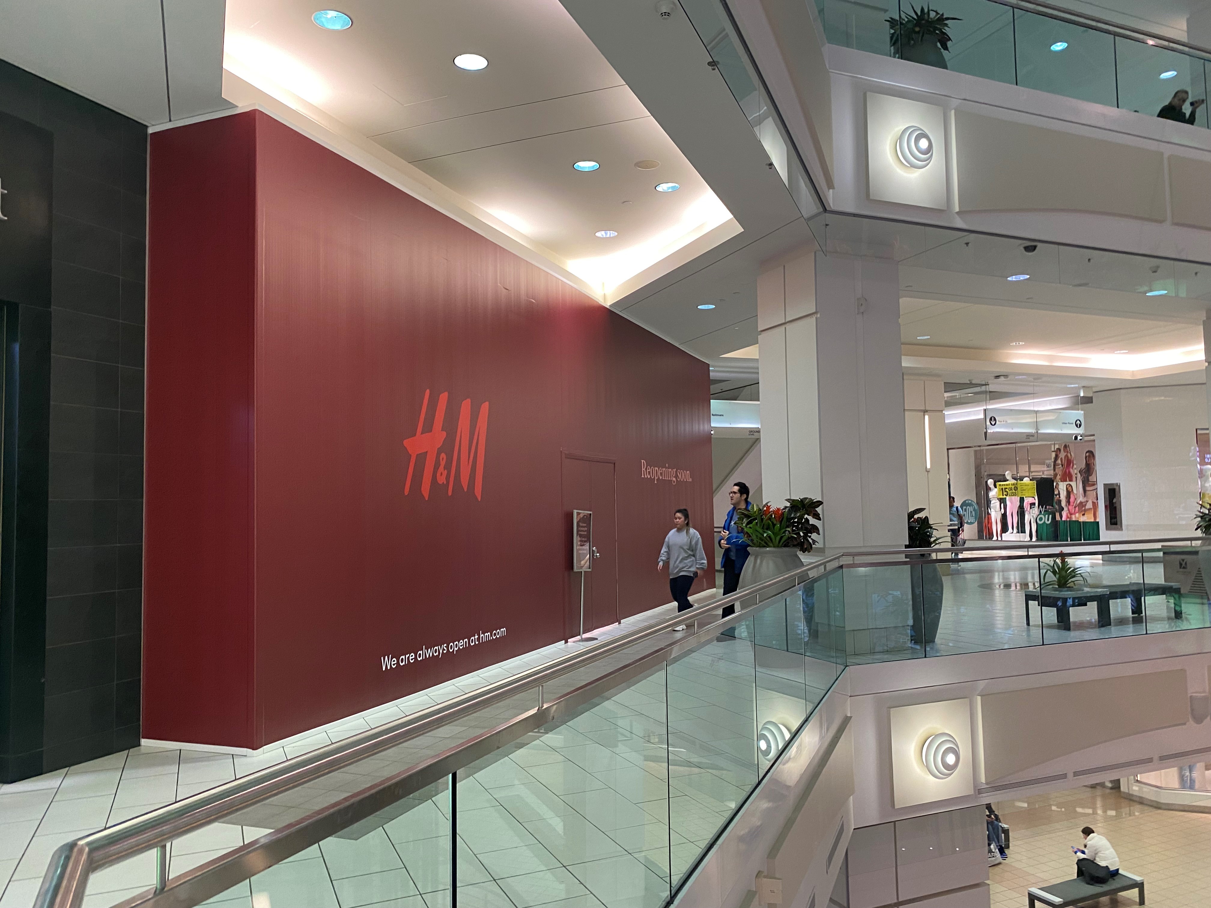 Burnaby fashion store H&M closed for renovation - Burnaby Now