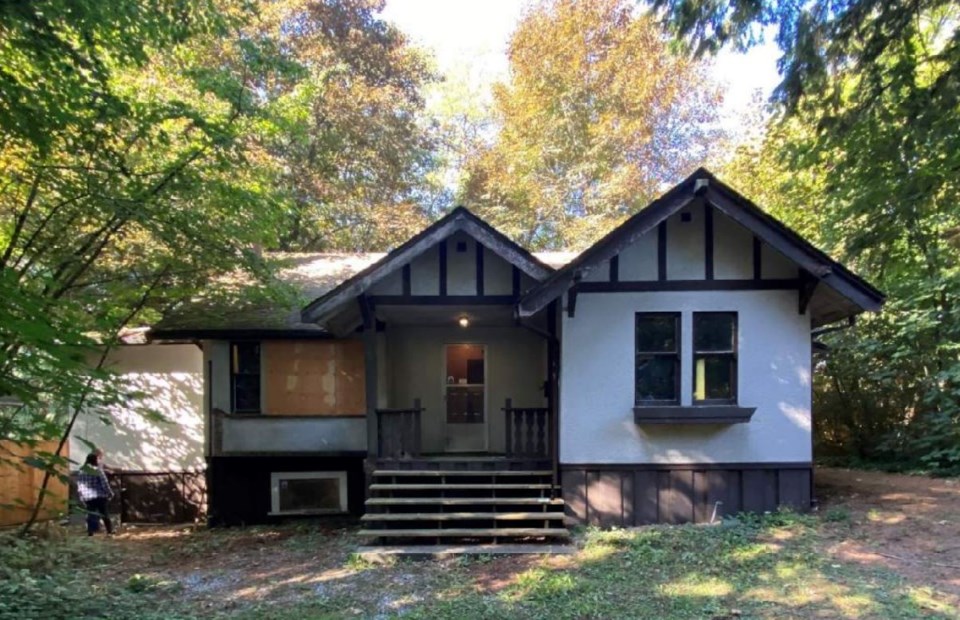 burnaby-heritage-home-deer-lake-park-demolish