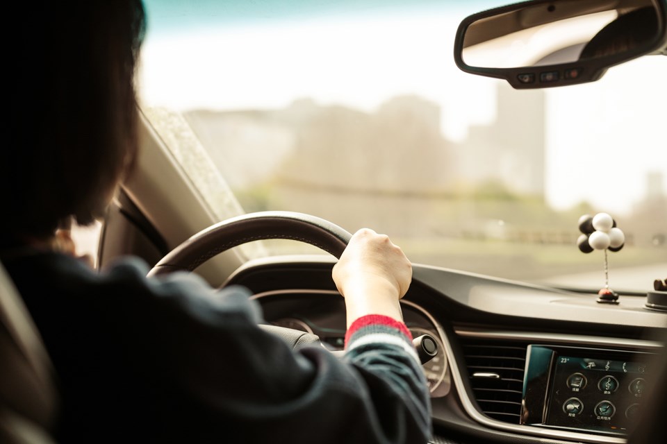 gettyimages-steeringwheelweb