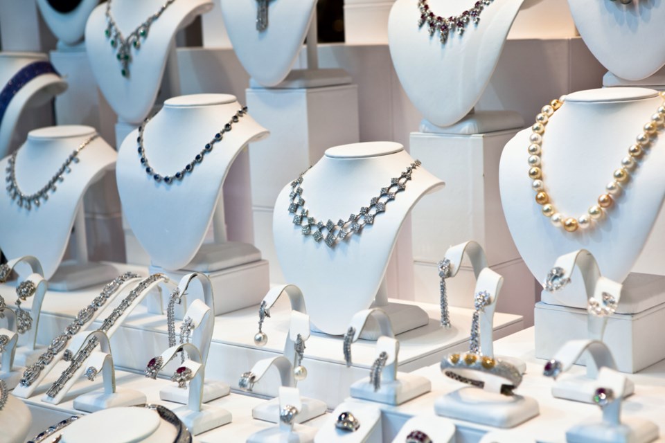 jewelry-store-gettyimages