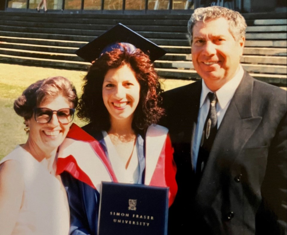 gina-sfu-grad-with-parents