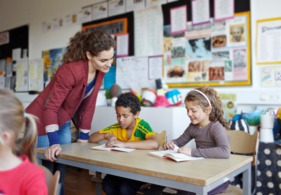 teacherinschoolclassroom