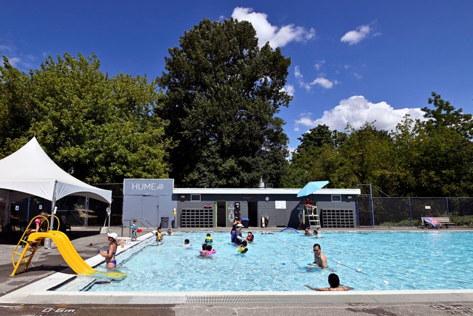 humeparkoutdoorpoolrelax