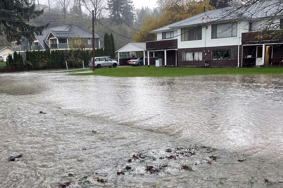 23-427-lw-i-and-i-1000x667-flooding-near-sfd