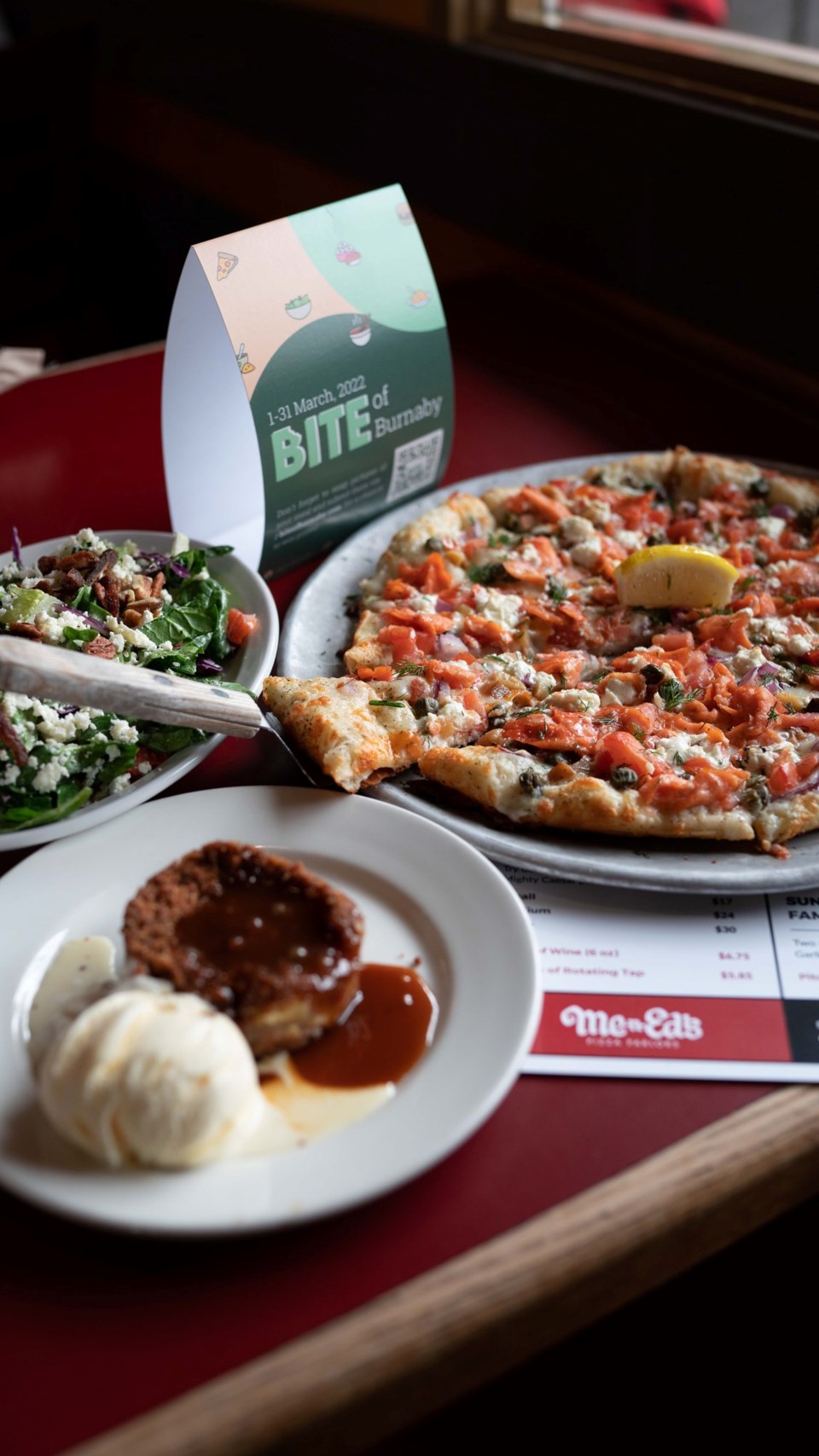 bite-of-burnaby-meneds-pizza-credit-kevinskravings-in