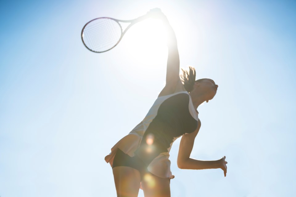 womanplaystennis