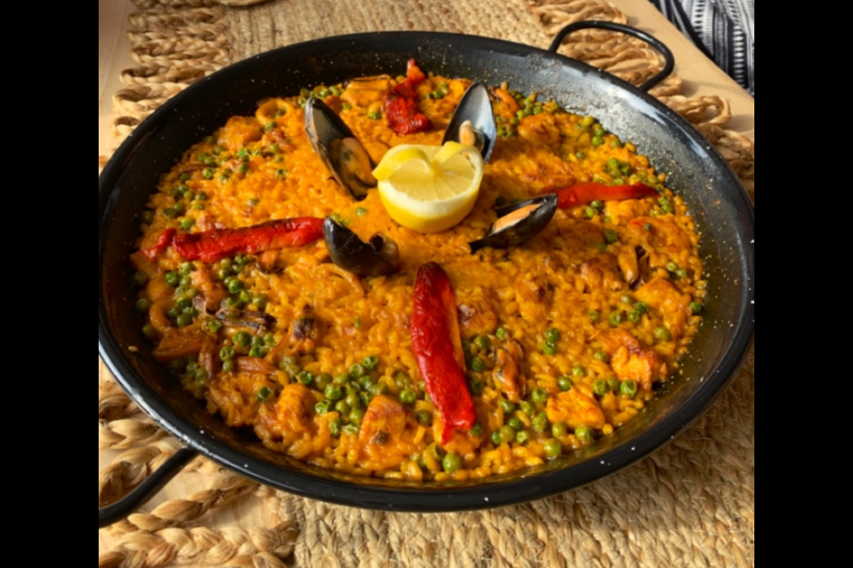 La Lola Catering offers authentic, homemade Spanish dishes, such as paella.