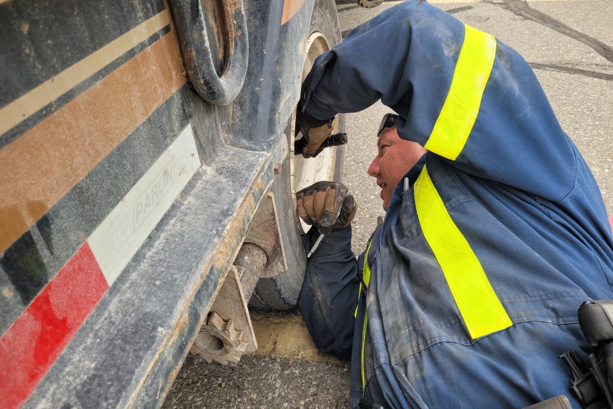 Police join forces in Cambridge for commercial vehicle inspection blitz
