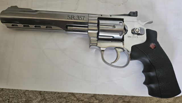 Dan Ad Crosman SR.357 Co2 powered BB revolver