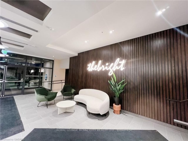 741 King Photo