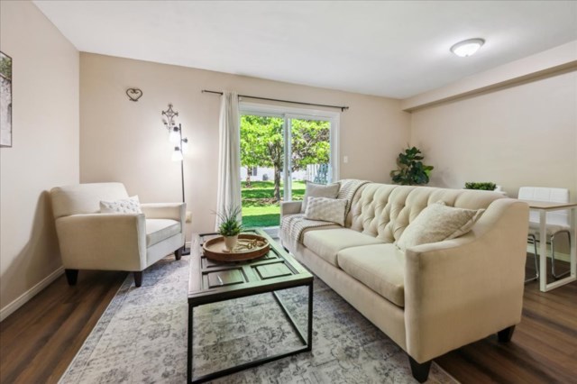 24-Roehampton Crescent 024