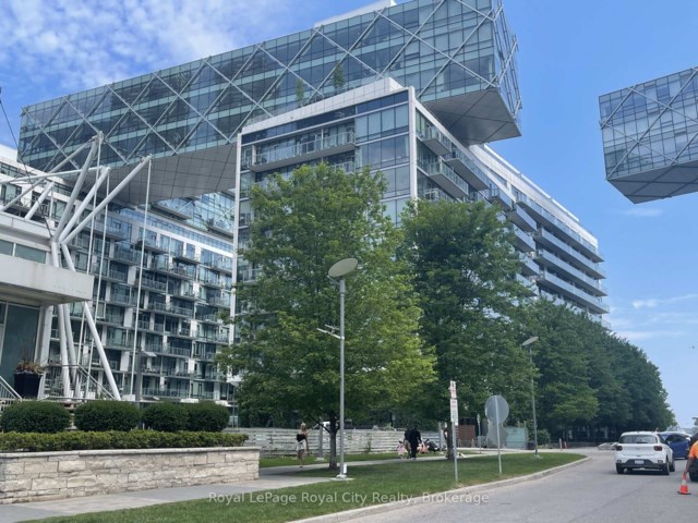 queens quay pic
