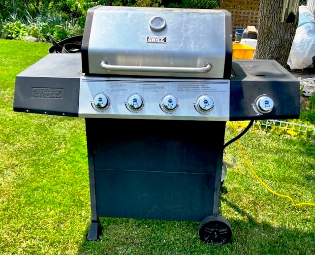 BBQ Grill with Side burner