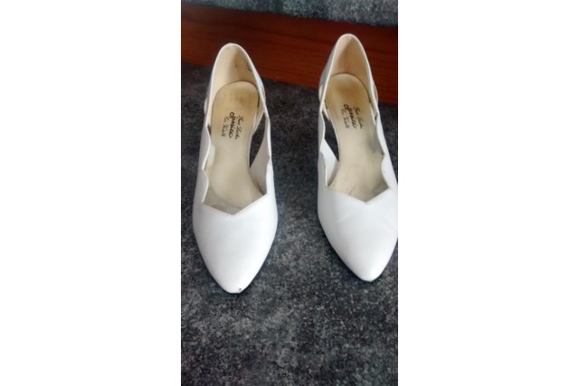 White Cut-Out Leather Shoe