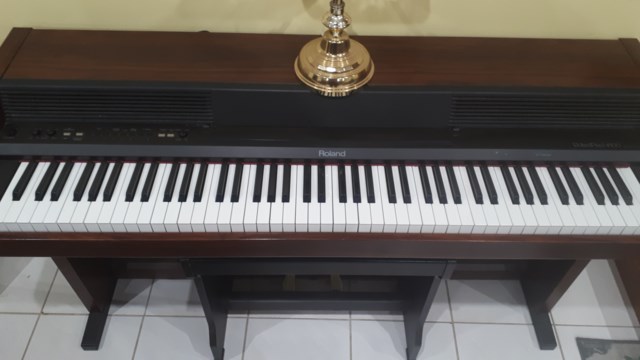 roland piano 01
