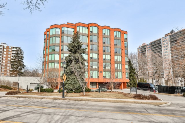 Team Logue real estate houses for sale in Burlington 502-2121 Lakeshore Road -1