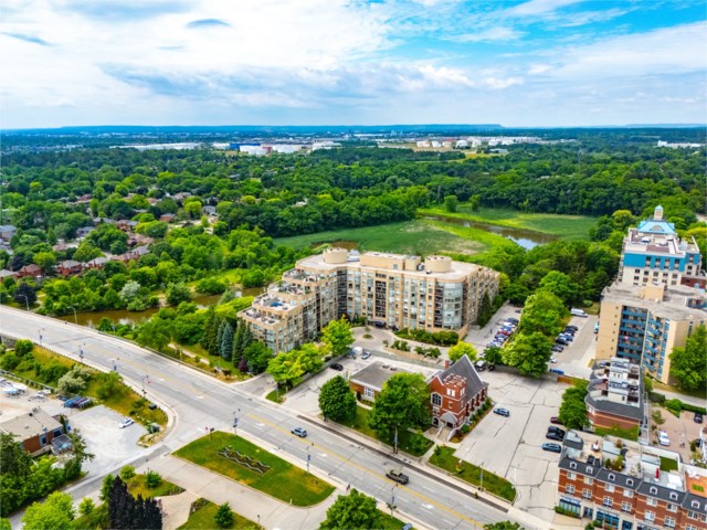 Team Logue real estate houses for sale in Oakville 2511 Lakeshore Rd W # 411 - 58