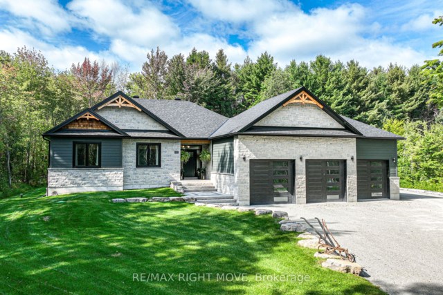 2272 Monck Rd