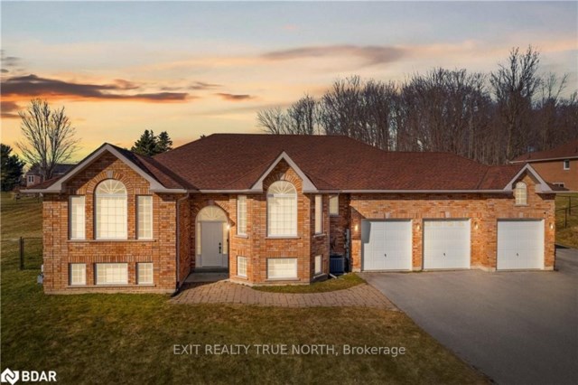 1348 Hawk Ridge Crescent