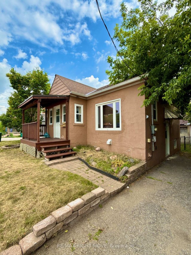 12 Dunlop St
